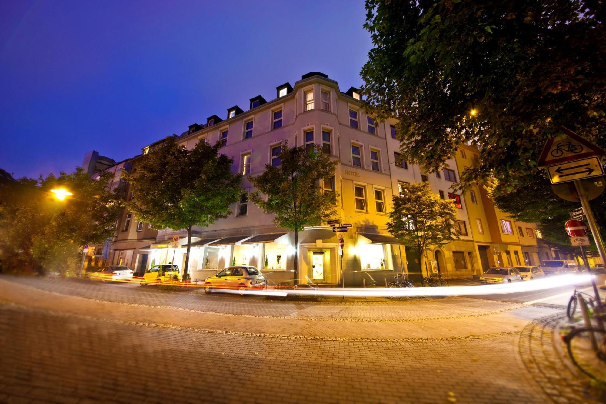 Hotel Maxim Duesseldorf City Exteriör bild